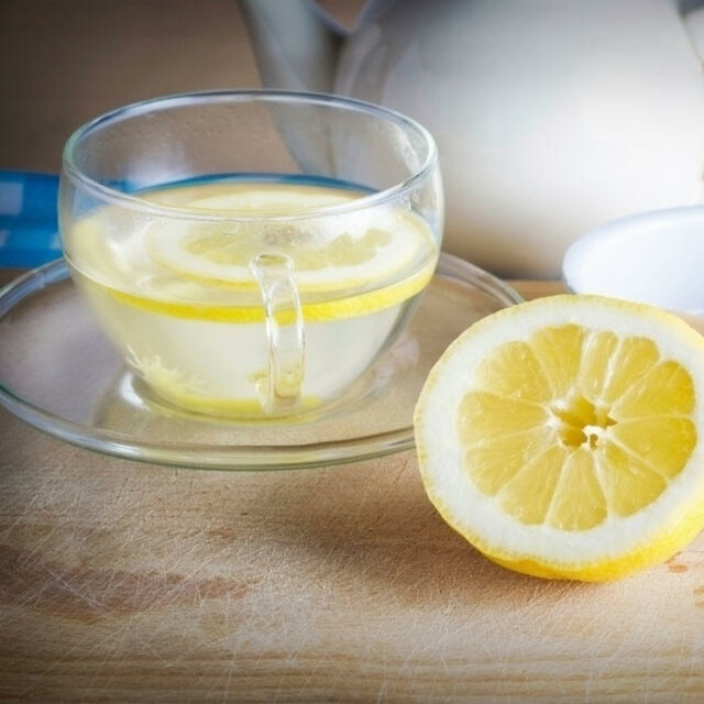 5 Benefits of Drinking Warm Lemon Water Each Morning