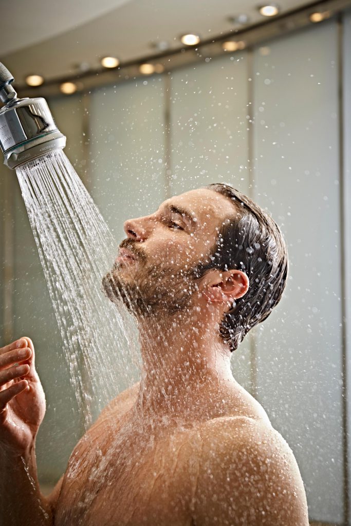 8 gesundheitliche Vorteile einer kalten Dusche