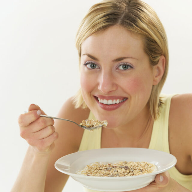7 Amazing Benefits of Eating Oatmeal