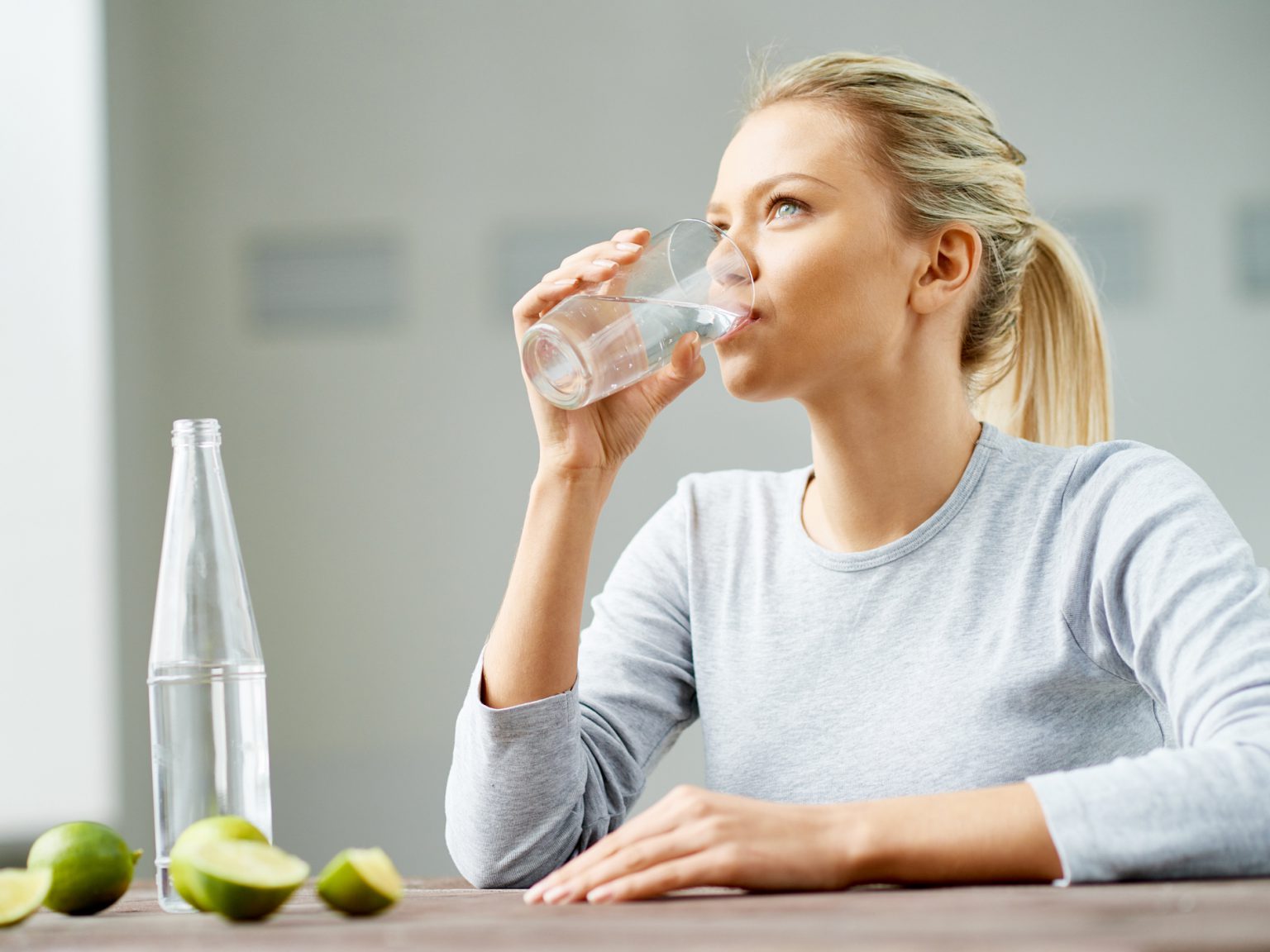 6 Benefits Of Drinking Sparkling Water (Carbonated Water)