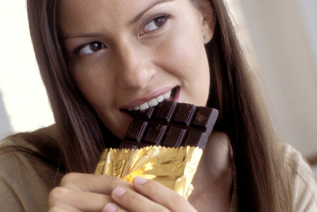 10-amazing-dark-chocolate-benefits-and-why-it-is-good-for-you-page-3