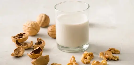 Walnut-plant milk