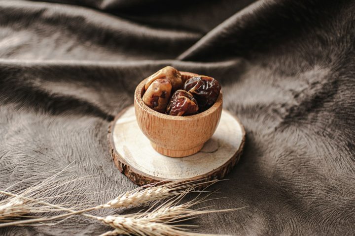Are Dates Healthy? Calories, Fiber and Sugar Explained